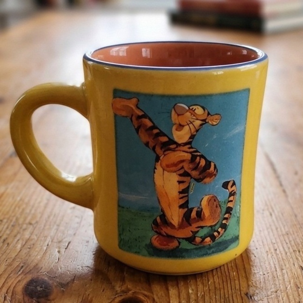 Disney Store Tigger Winnie the Pooh Yellow Ceramic Coffee Mug Cup